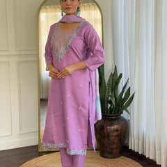 Women Lavender Pink Embroidered Kurta Set with Printed Dupatta