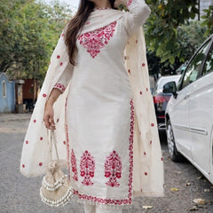 Women Off White Red Embroidered Kurta Set with Dupatta