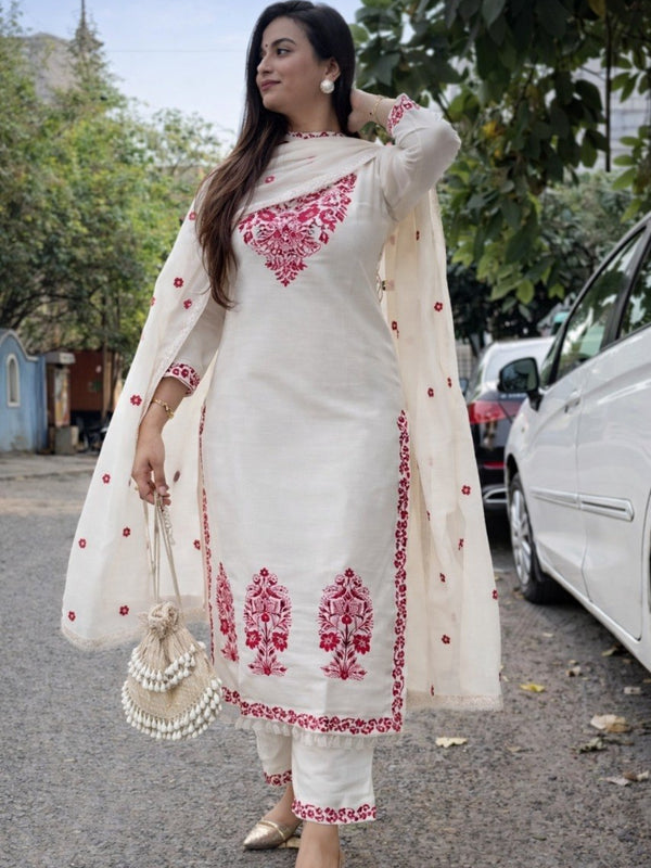Women Off White Red Embroidered Kurta Set with Dupatta