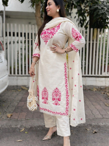 Women Off White Red Embroidered Kurta Set with Dupatta