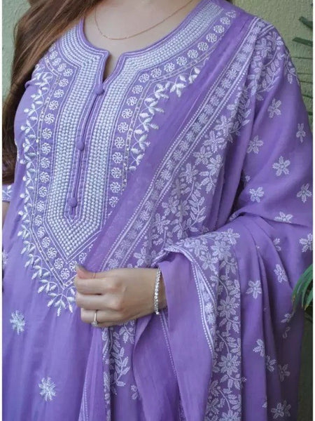 Women Lavender Embroidered Kurta Set with Dupatta